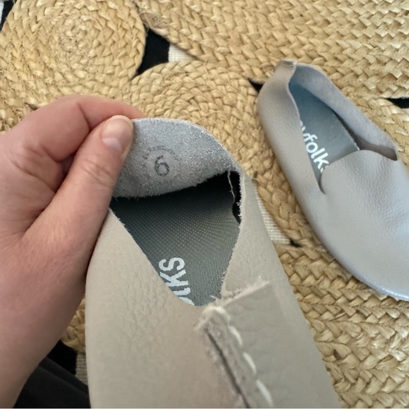 heyfolks Abode adult slippers, size 6. - Picture 3 of 3